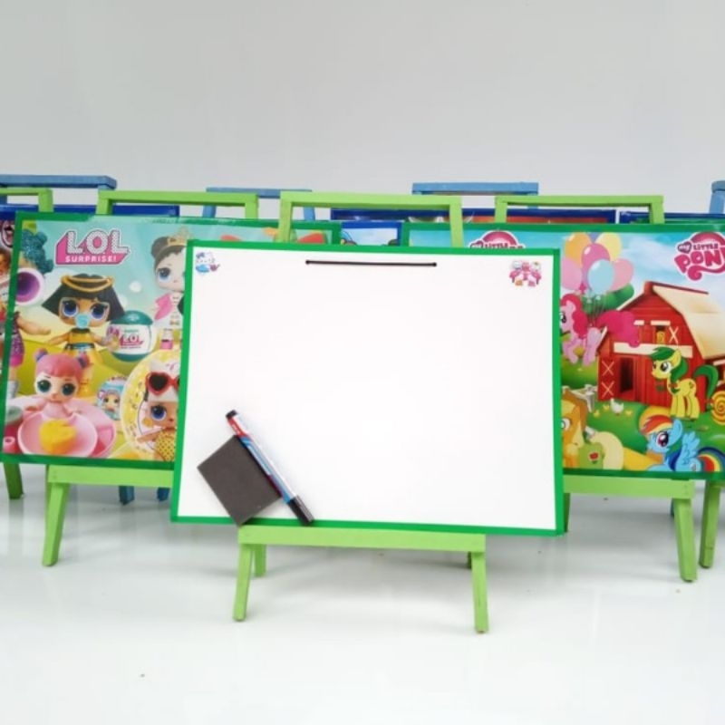 

Papan tulis belajar anak motif karakter kartun lucu free spidol-penghapus white board