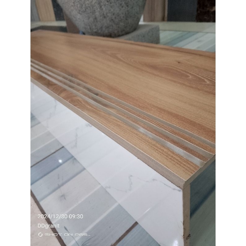 granit tangga 120x30/120x20 kombinasi