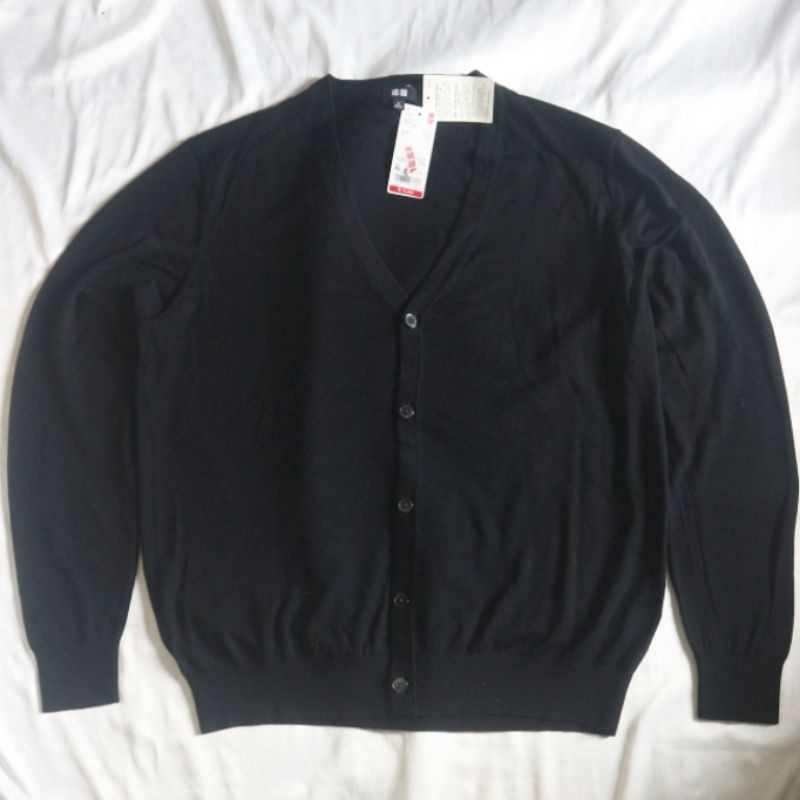 NEW BNWT UNIQLO Cardigan Tipis Adem Baru Ada Tag Unisex Hitam Black Knitwear Sweater Sweatshirt Crew