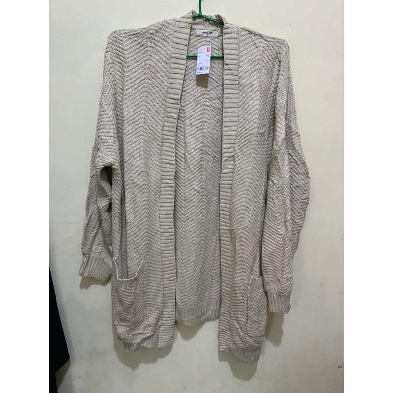 cardigan Studio clip