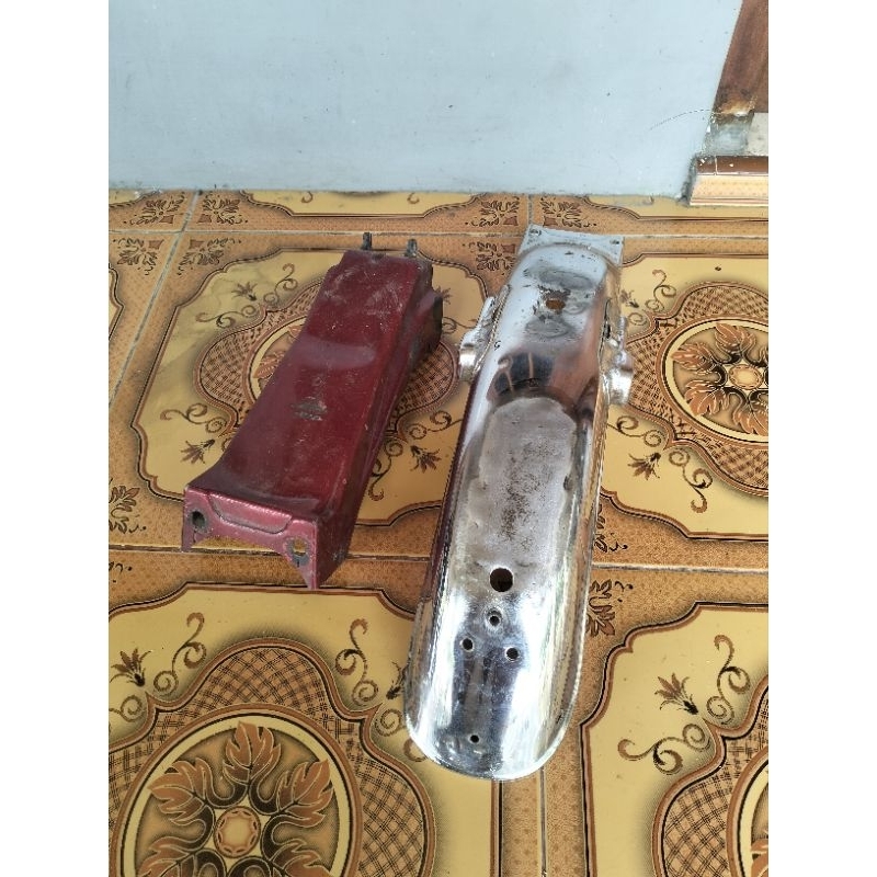 Slebor belakang gl100 gl125 Platina CG Cb K5 Original copotan