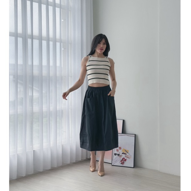 Rok Midi Hitam dan Coklat Polos dengan Kantong