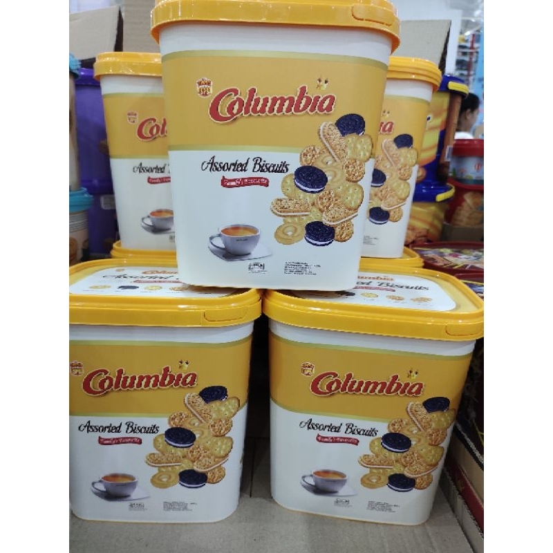 

Biskuit Columbia / Columbia Assorted Biscuit /biskuit kemasan kaleng/ cocok untuk camilan atau suguhan lebaran/harga per kaleng