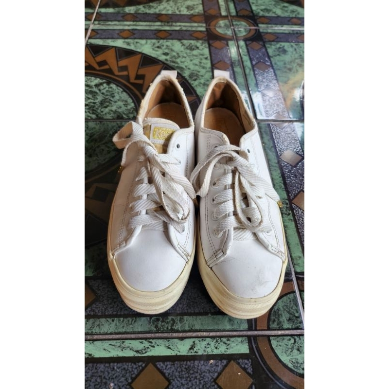 preloved KEDS putih kondisi sesuai foto