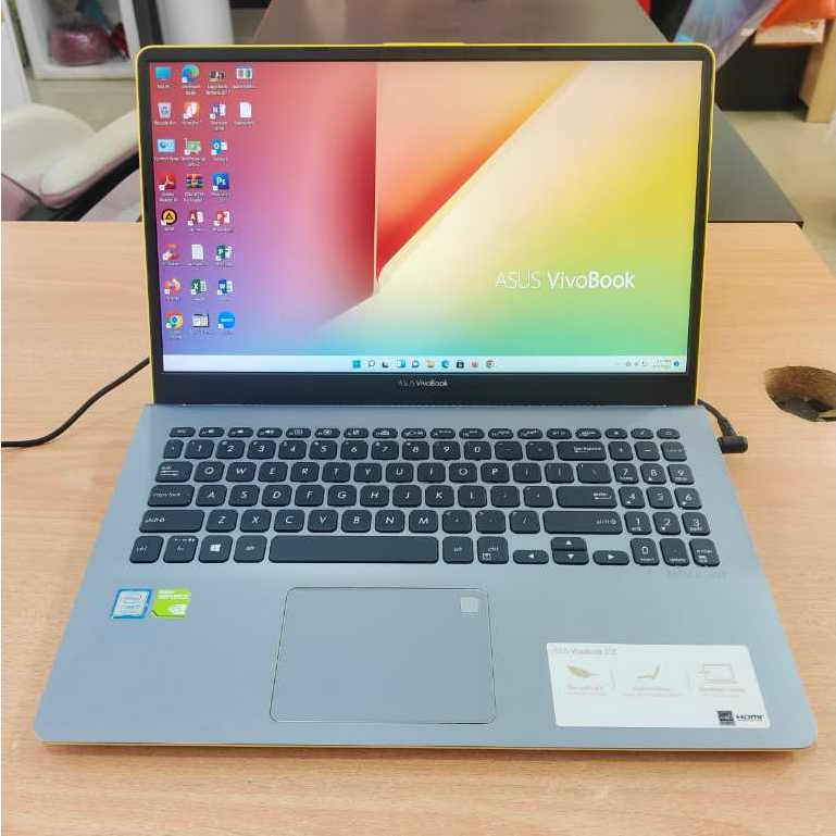 Laptop Asus VivoBook S15 X530UN / Core i7 Gen 8 / VGA Nvidia MX150