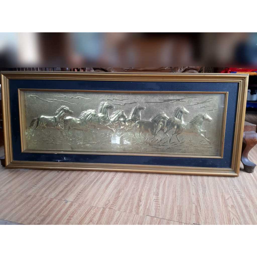 Lukisan 8 ekor kuda ukiran kuningan