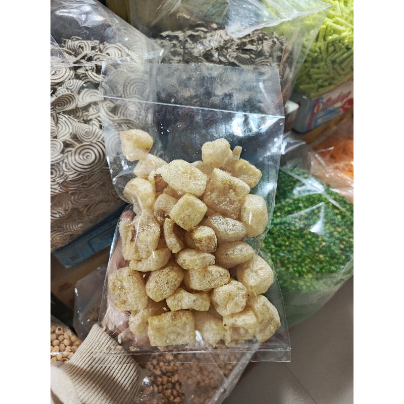 

KERUPUK KULIT (HELLEN BASSA)
