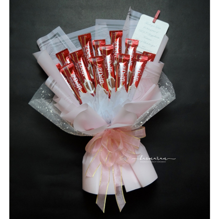 

Kado Valentine / Hampers Valentine / Buket Valentine Coklat Delfi / Cadburry / Silverqueen