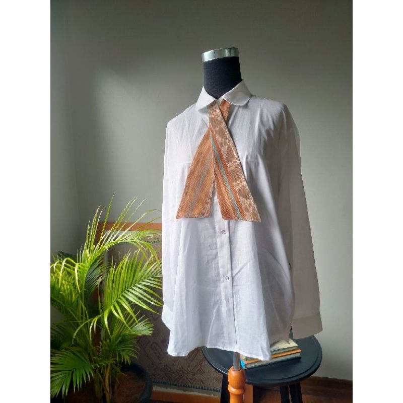 Kemeja/ Atasan Katun Putih Polos Kombinasi Tenun Ikat NTT