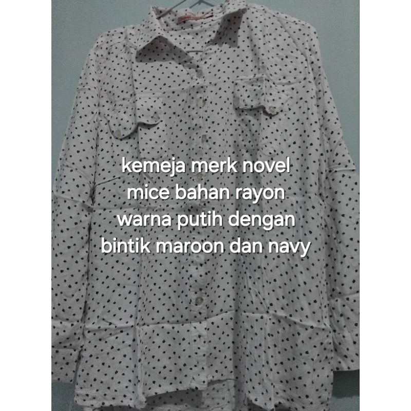 Preloved Kemeja Merk Novel-Mice Putih Corak Daun Maroon Navy