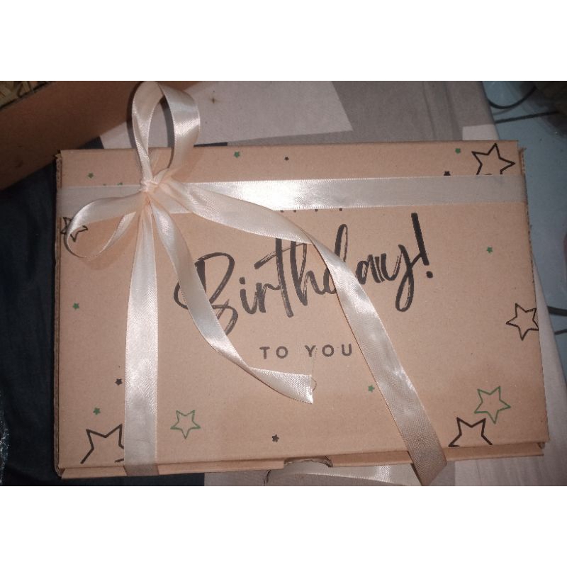 

Gift box snack custom kado dihari spesial