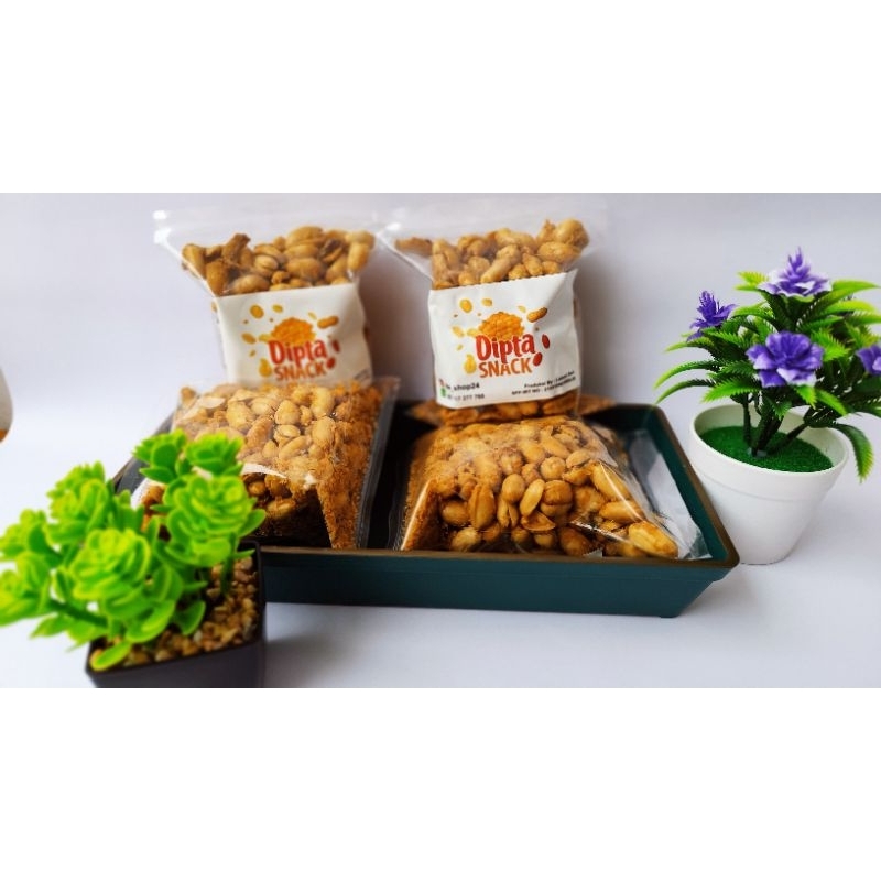 

kacang kapri jumbo dengan bumbu spesial. renyah & pedas