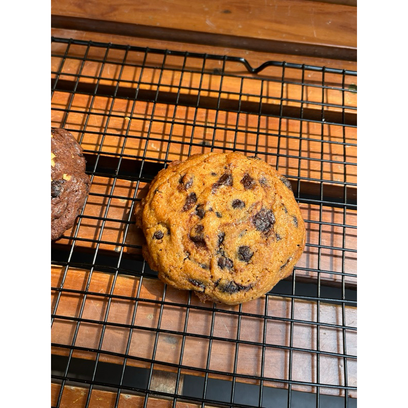 

Vanilla Chocolate Chip Cookie