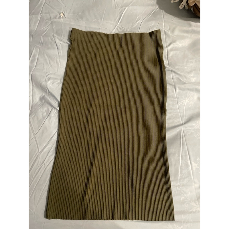 uniqlo pleated skirt