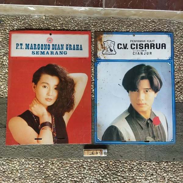 

Pajangan Vintage 2 Iklan kaleng ex kalender