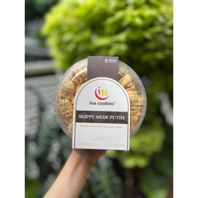 

INA COOKIES "SKIPPY MEDE PUTIH" JAR