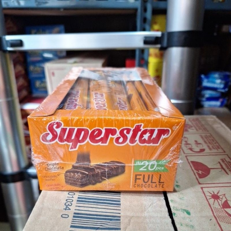 

Superstar Wafer Cokelat / Superstar Triple Chocolate isi 20pcs