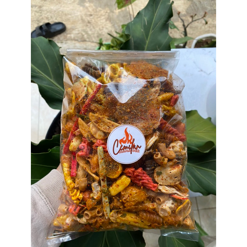 

KERUPUK MIX SEBLAK CAMPUR VIRAL PEDAS DAUN JERUK 500 GR