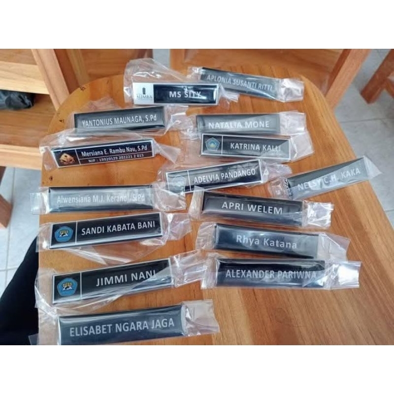 

NAME TAG NAMA DADA AKRILIK