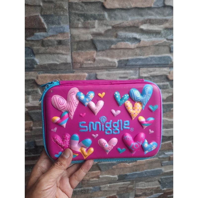 

Kotak Pensil SMIGGLE Pink - TAS PRELOVED