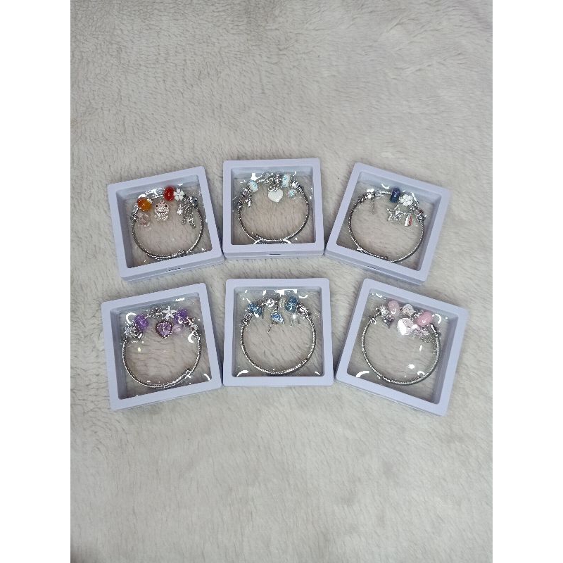 Gelang Pandora titanium..