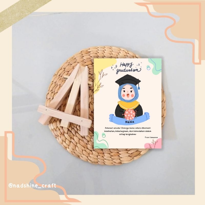 Pajangan frame tripod kayu Hadiah animasi wisuda kado wisuda