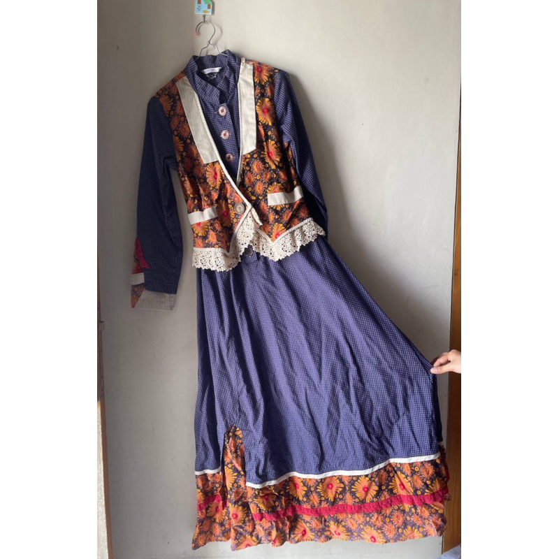 Tuneeca preloved size S