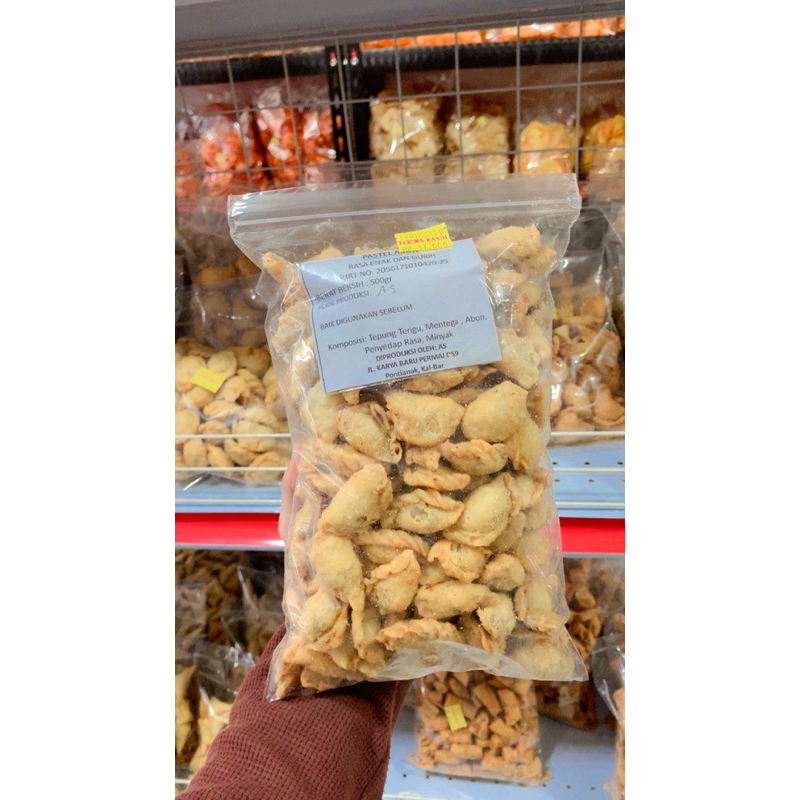 

PASTEL ABON DAN KACANG MOLEN