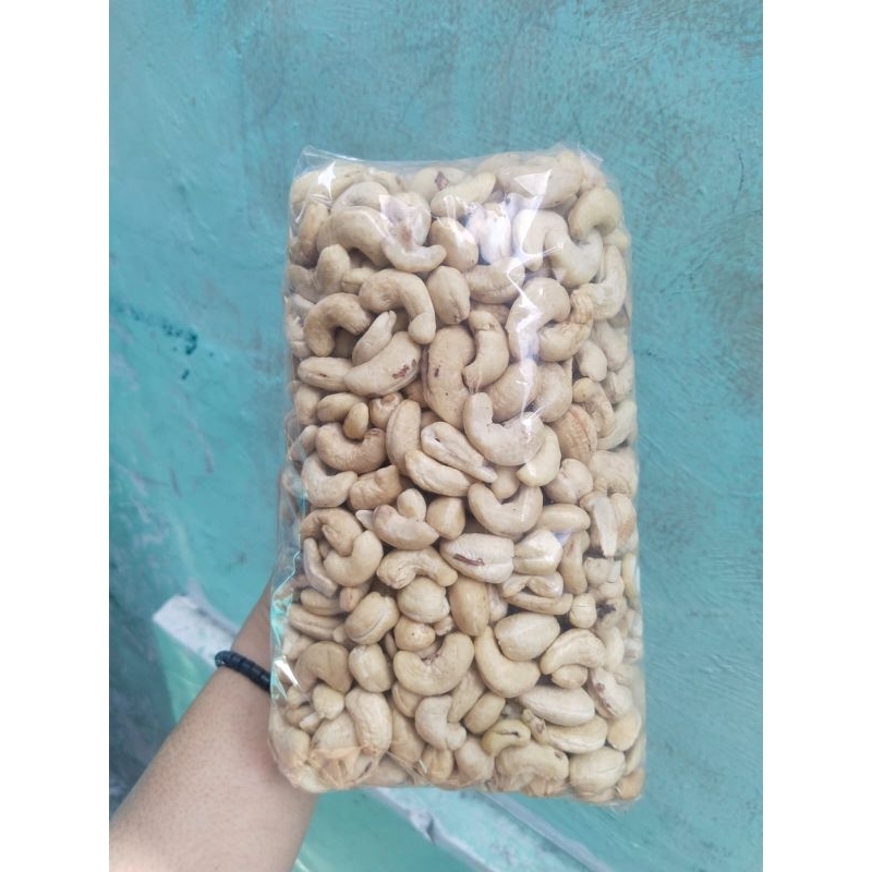 

kacang mede utuh mentah non bintik