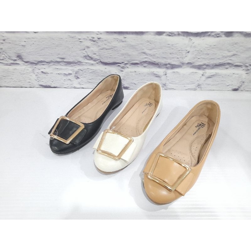 Sandal flat shoes wanita - Fransiska Renaldy