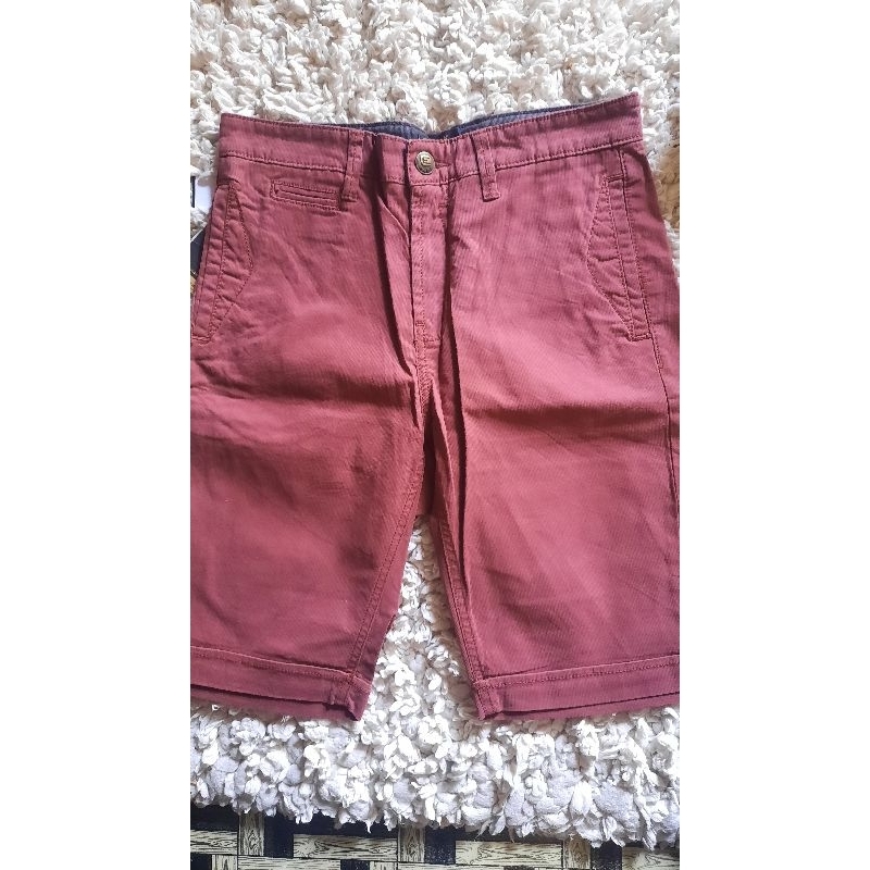 Celana Pendek Pria Emba