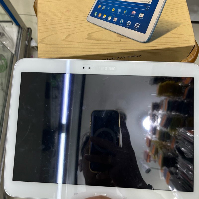 Samsung tab 3 10.1 muluss banget minus mesin dikit aja malas benarin skrg unit nya mati tapi LCD dij