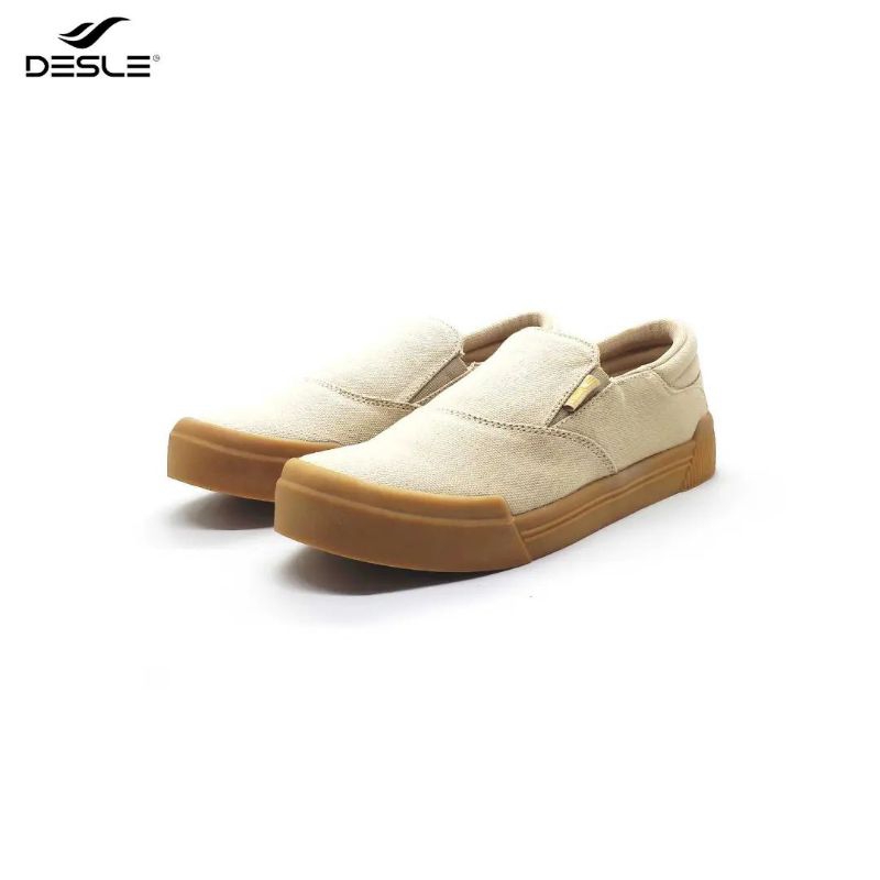 Desle sepatu slip on Romance Origi Beige
