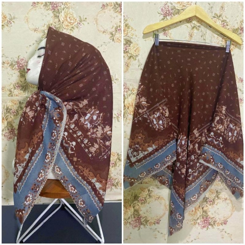 HIJAB SEGI EMPAT VOAL MOTIF BUNGA KECIL MAROON KECOKLATAN KERUDUNG JILBAB MURAH