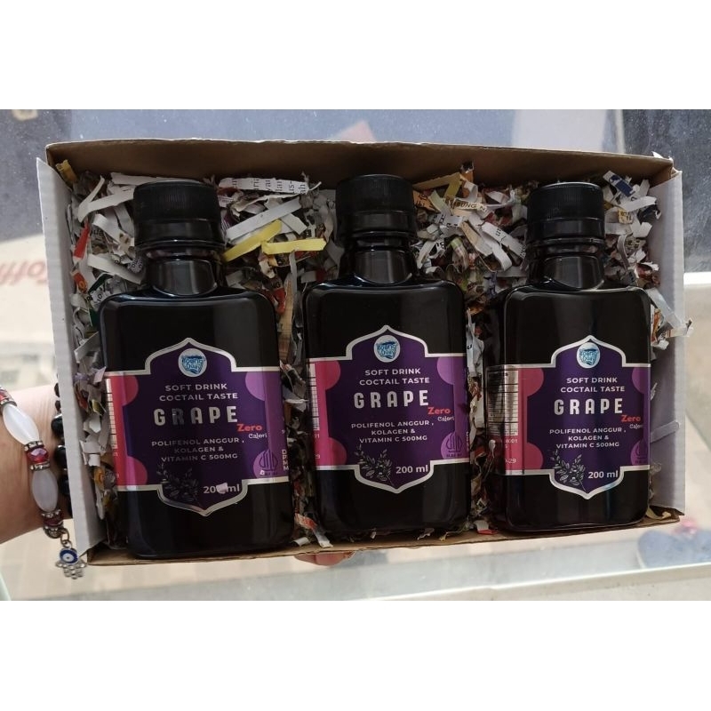 

Young daily softdrink GRAPE
