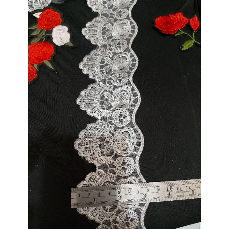 RendaTileOrgandi.warnaAbuMetalik8CM.