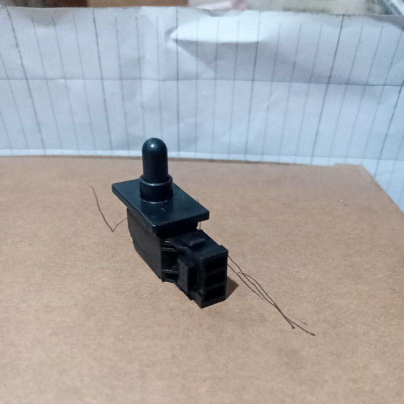 switch pintu kulkas satu pintu Sharp original