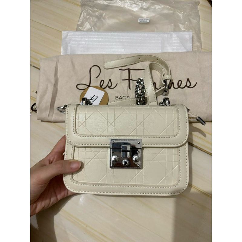 (BUKAN PRELOVED) TAS SELEMPANG LES FEMMES BEIGE NEW