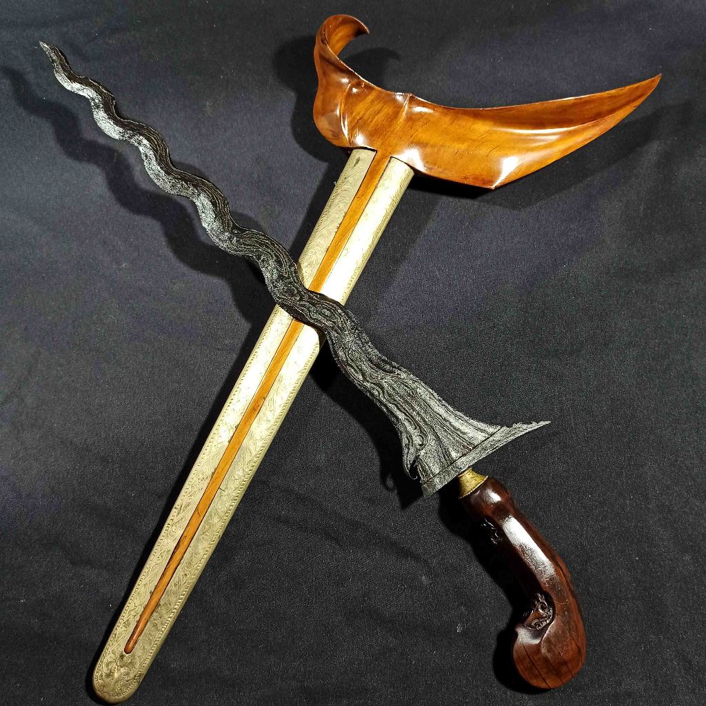Keris Sengkelat Luk 13 Tangguh Madiun