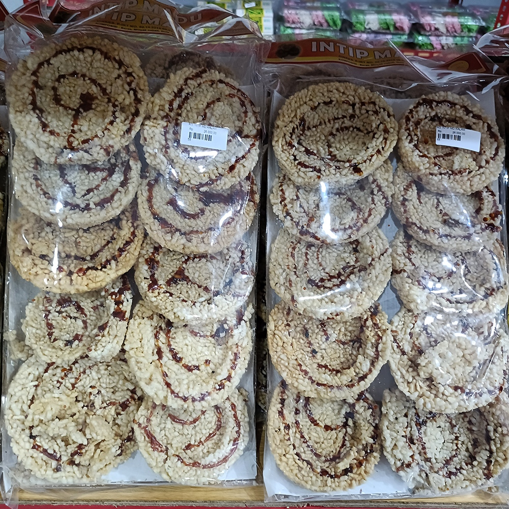 

Cemilan Intip Madu Kendil Emas Khas Solo