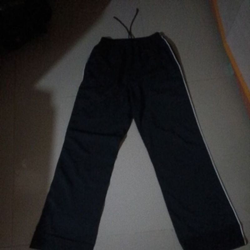 celana training ellese