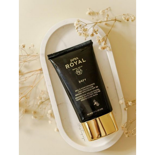 Jafra Royal DEFY SUNSCREEN MULTI PERFORMANCE AGE PROTECTOR BROAD SPECTRUM SPF 50 ANTI AGING SUNSCREE