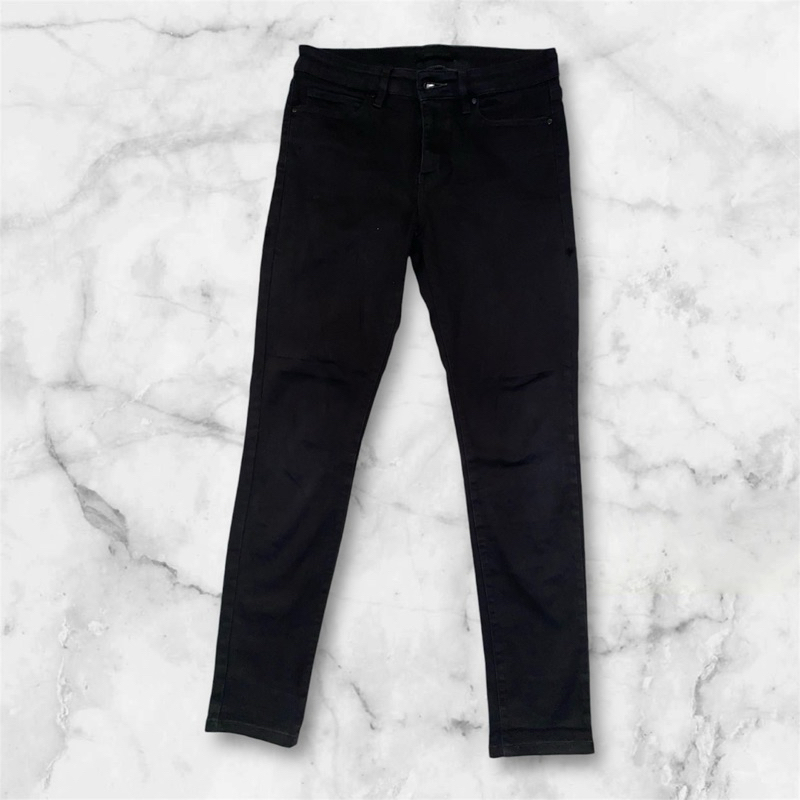 Uniqlo Jeans Hitam Pekat