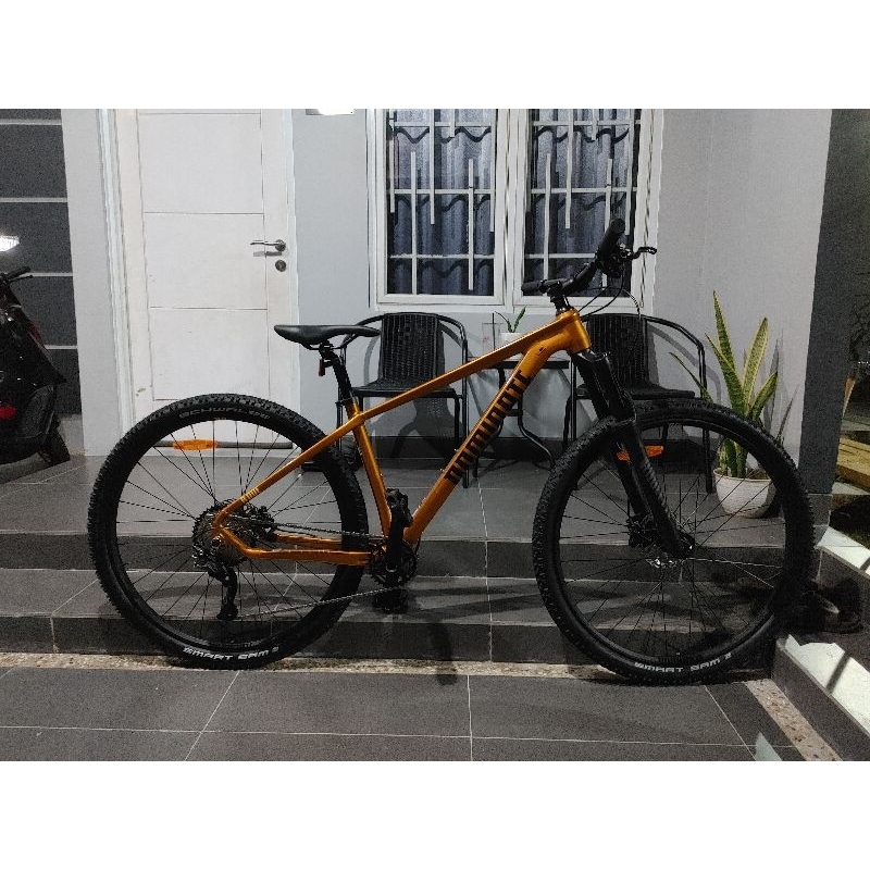 sepeda dominate A one base