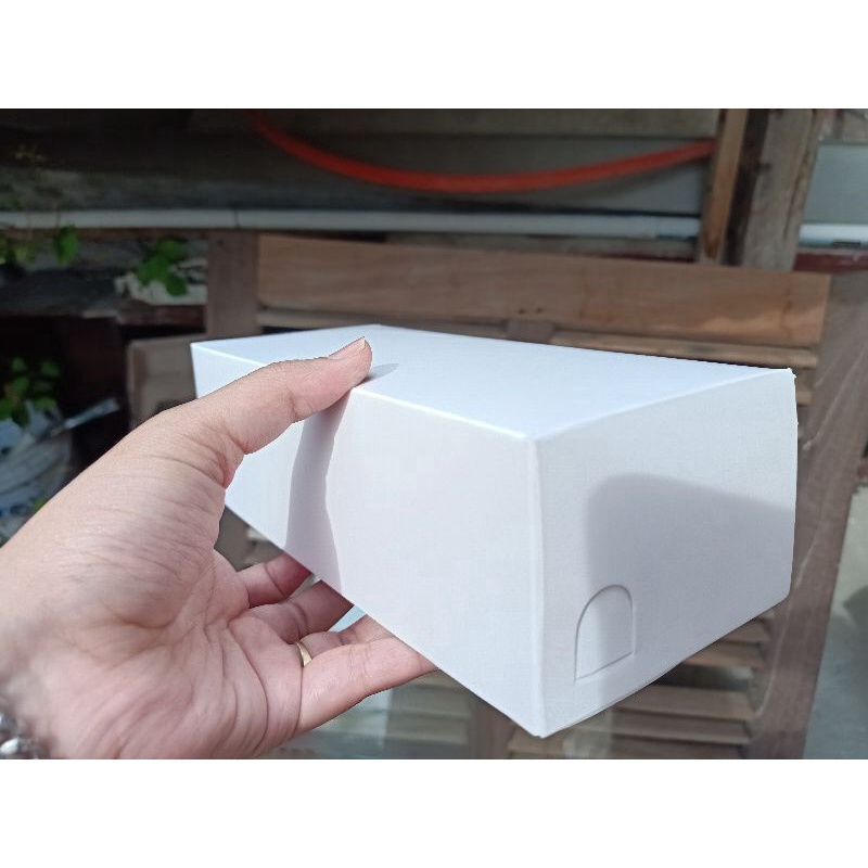 

box spiku dus kue 22x1x7 white polos laminating isi 1pcs