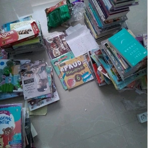 

SEMESTA BUKU OBRAL