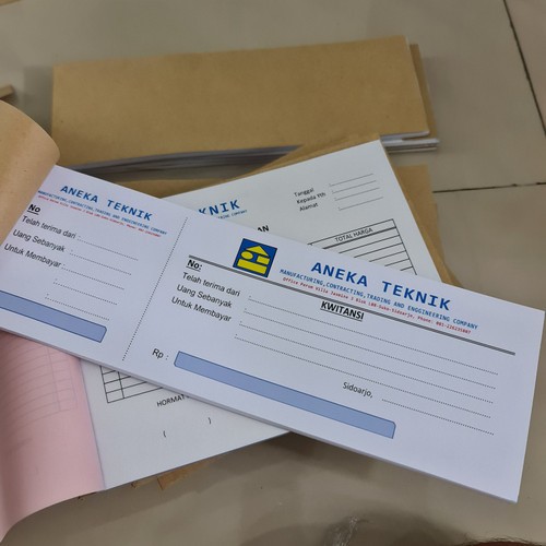 

kwitansi custom 1/4 kwitansi gratis dsain murah nota geratis dsain keren