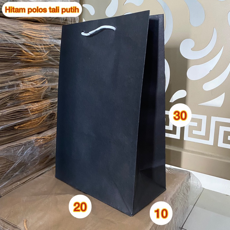 

Paket 1 lusin (12 Tas) Paper bag polos hitam 30x20