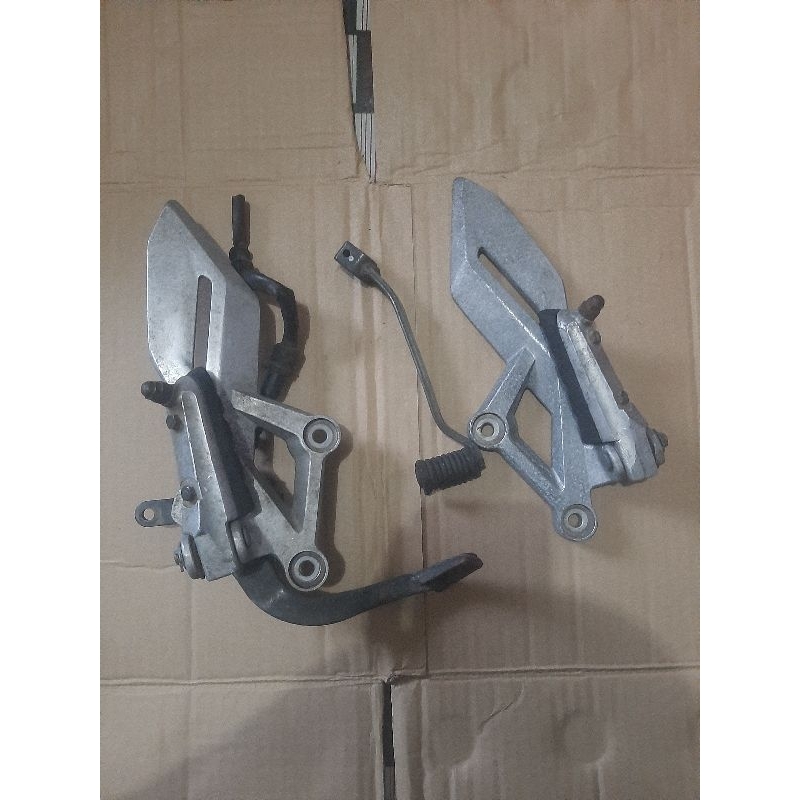 Footstep Step depan Cbr 150 R Led Original Copotan