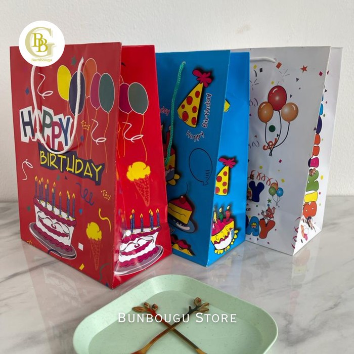 

PAPER BAG KERTAS KILAT MOTIF BALON HAPPY BIRTHDAY / GOODIE BAG GLOSSY / PAPER BAG KERTAS ULTAH